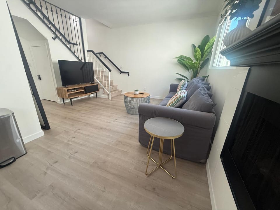The Electric Blue Townhome Apartment in Culver City