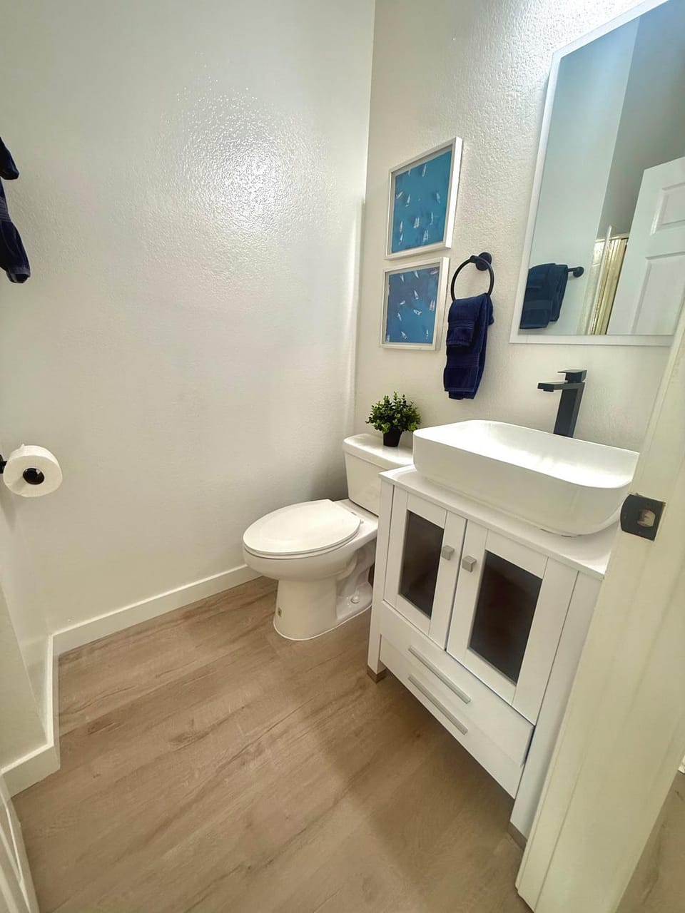 The Electric Blue Townhome Apartment in Culver City