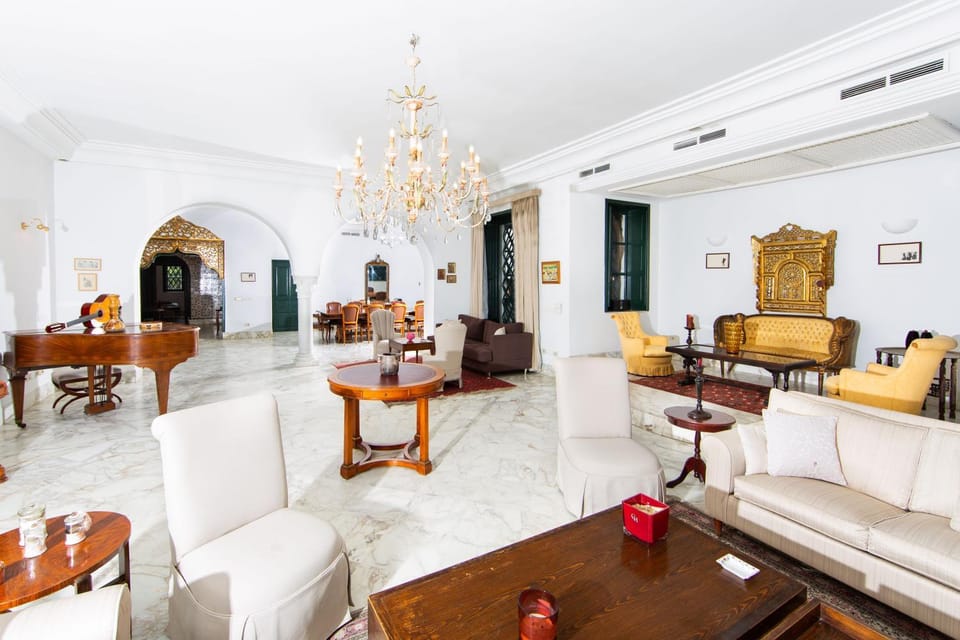 Communal lounge/ TV room, Living room, Seating area