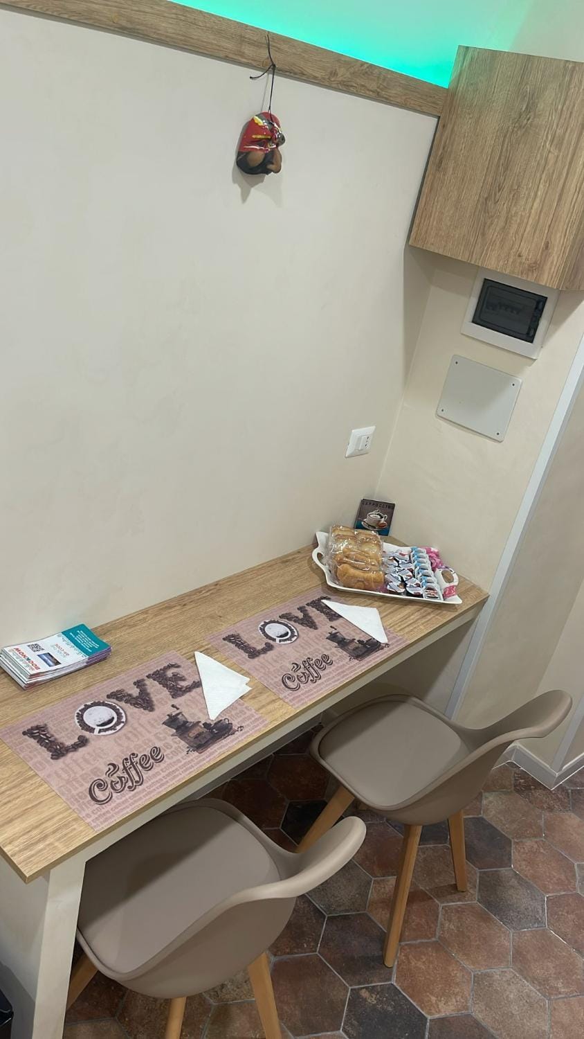 Seating area, Dining area