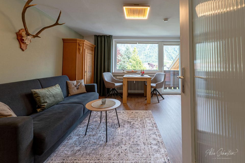 Living room, Seating area, Dining area