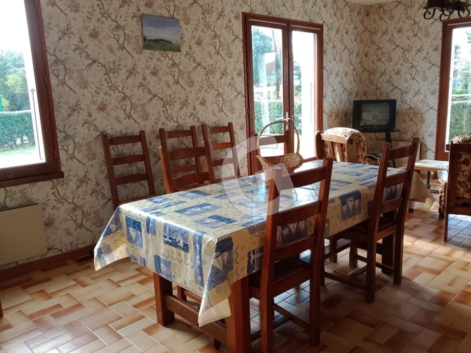 Maison 6 pers à 900m de la plage avec terrasses et parking, animaux acceptés - FR-1-194-414 House in Pays de la Loire