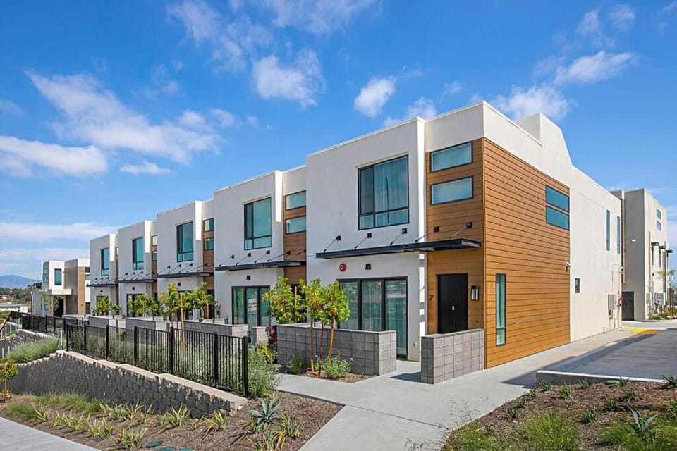 Luxury NEW Residence with Private Rooftop, Downtown in minutes Apartment in San Diego