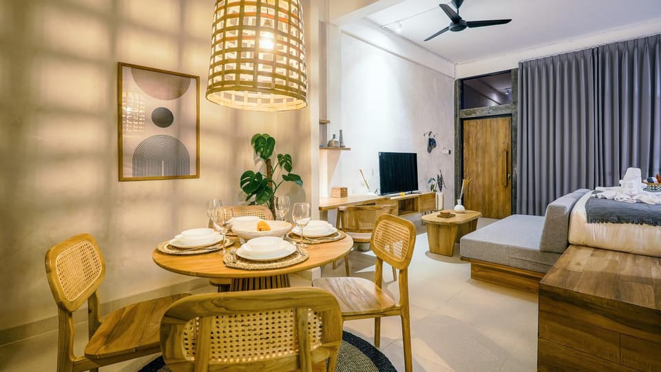 Living room, Dining area