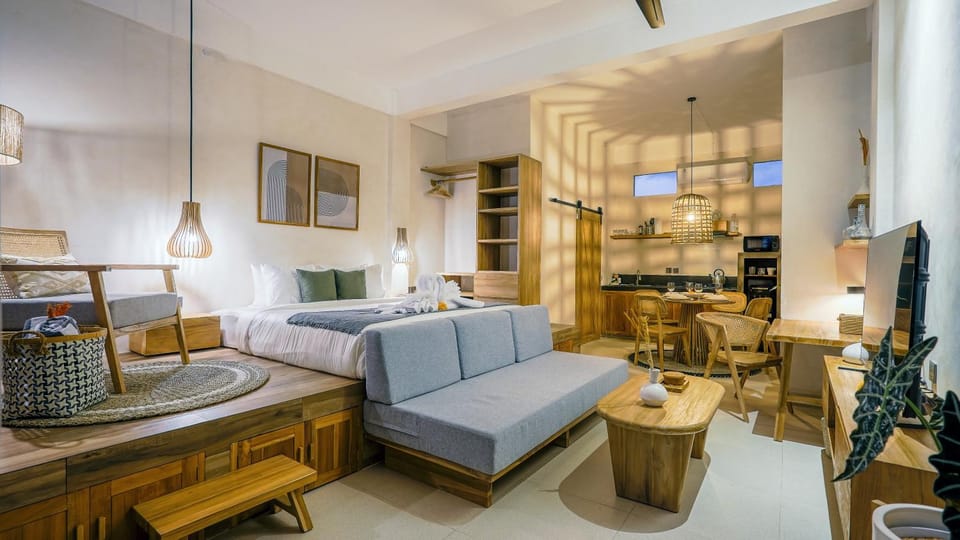 TV and multimedia, Living room, Seating area, Dining area, kitchen