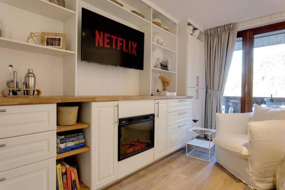 TV and multimedia, Seating area
