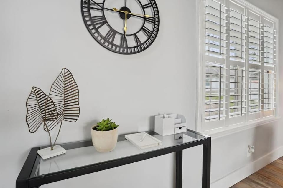 Escondida Drive - Minimum 3 Night Stay House in Lake Clarke Shores