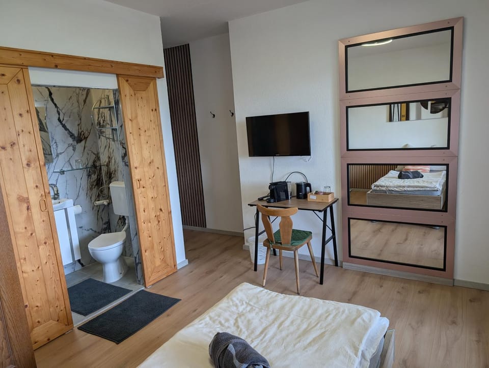 Bathroom, Photo of the whole room