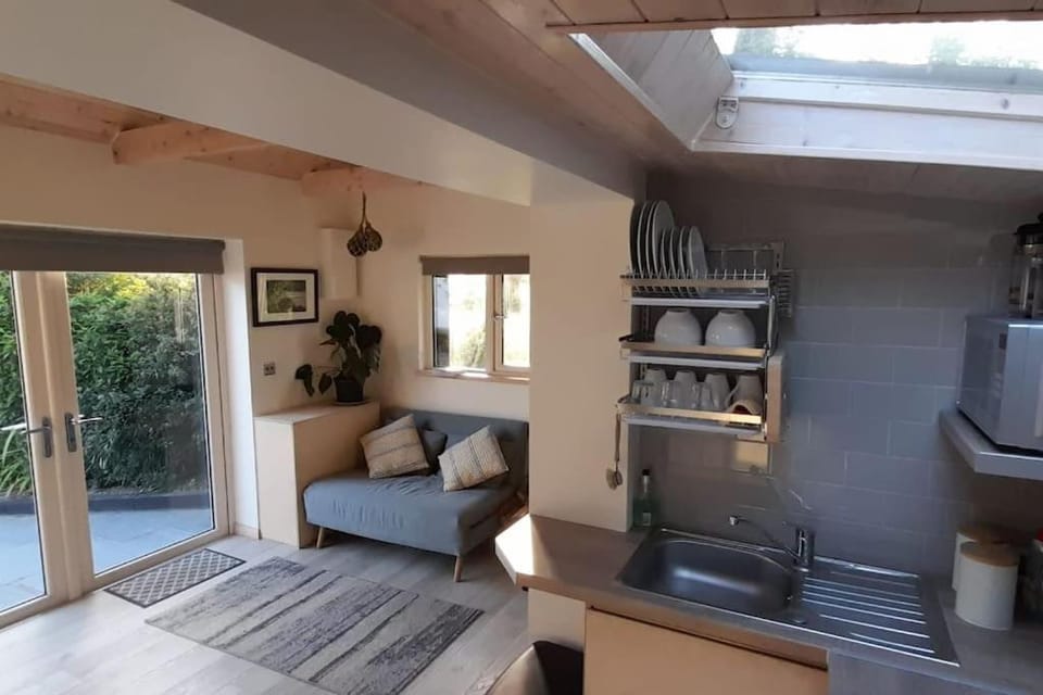 Kitchen or kitchenette, Living room, Seating area