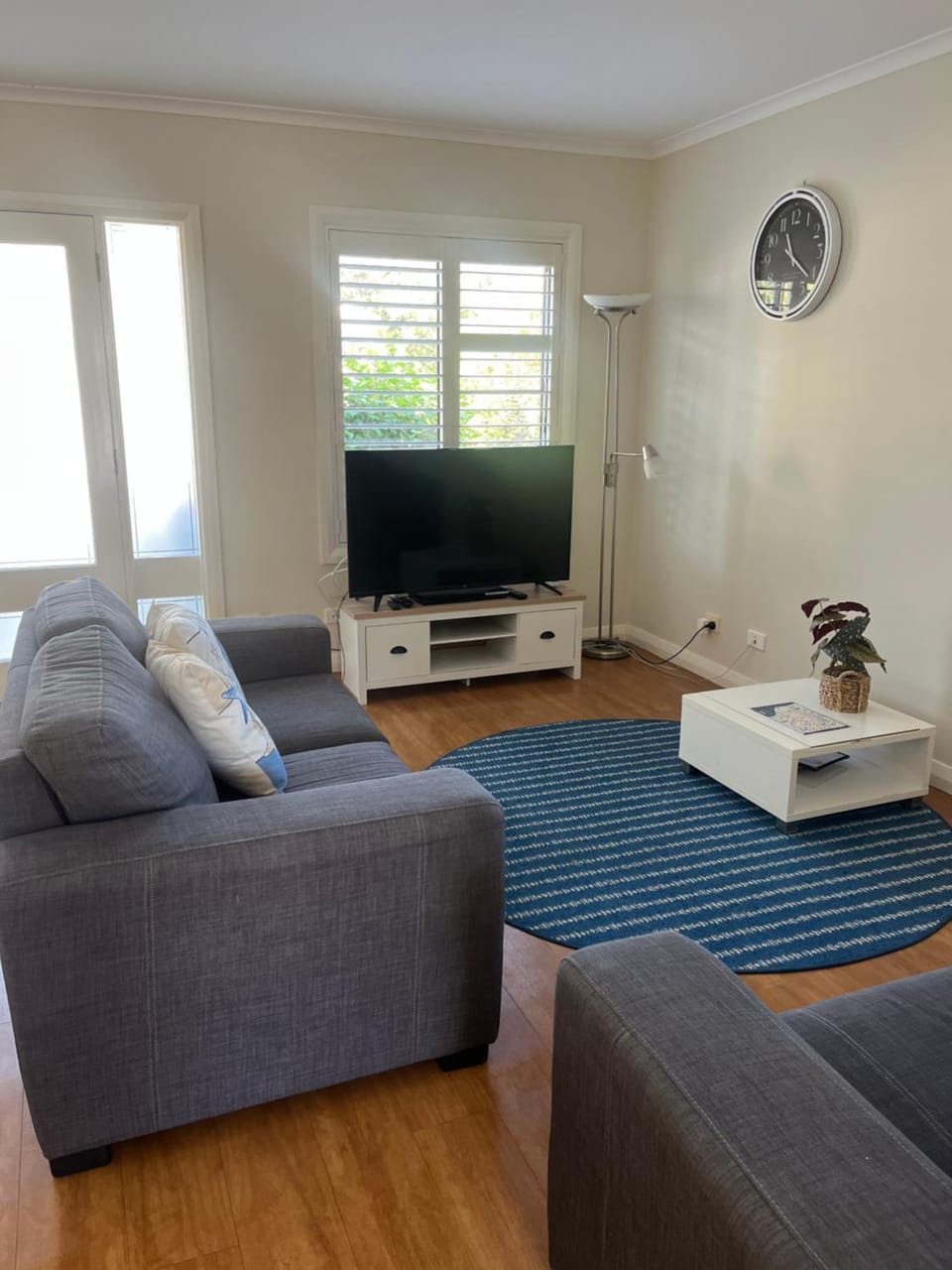 Poppies Lakeview Terrace - 2 Bedroom Apartment in Lake Macquarie