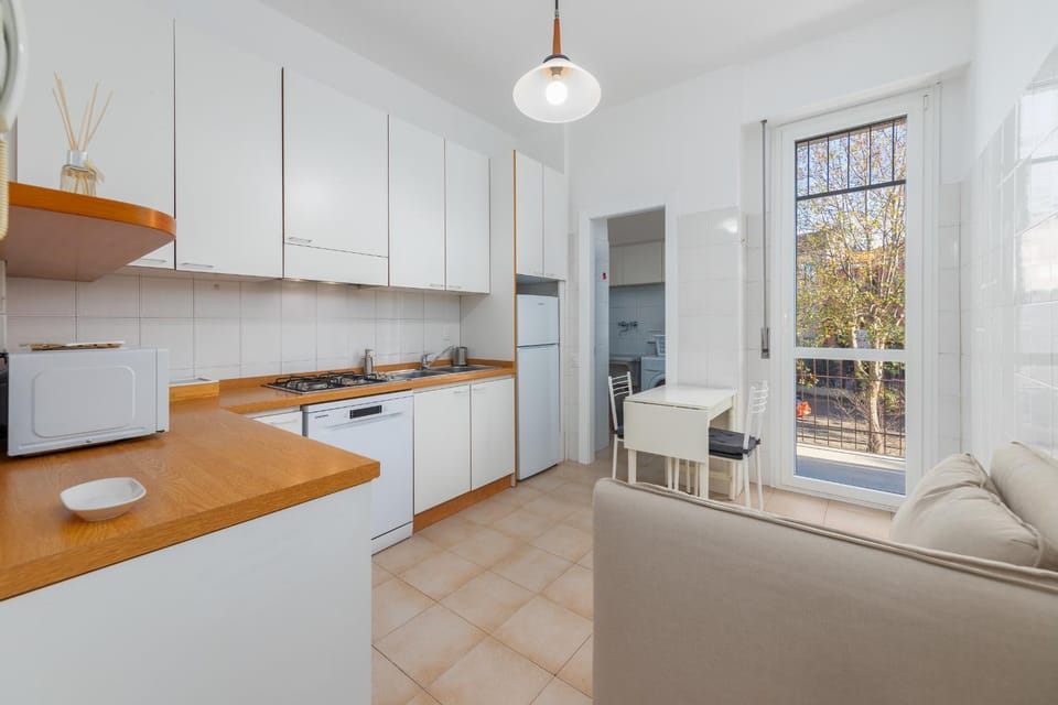 Kitchen or kitchenette, Seating area, Dining area, dishwasher, stove