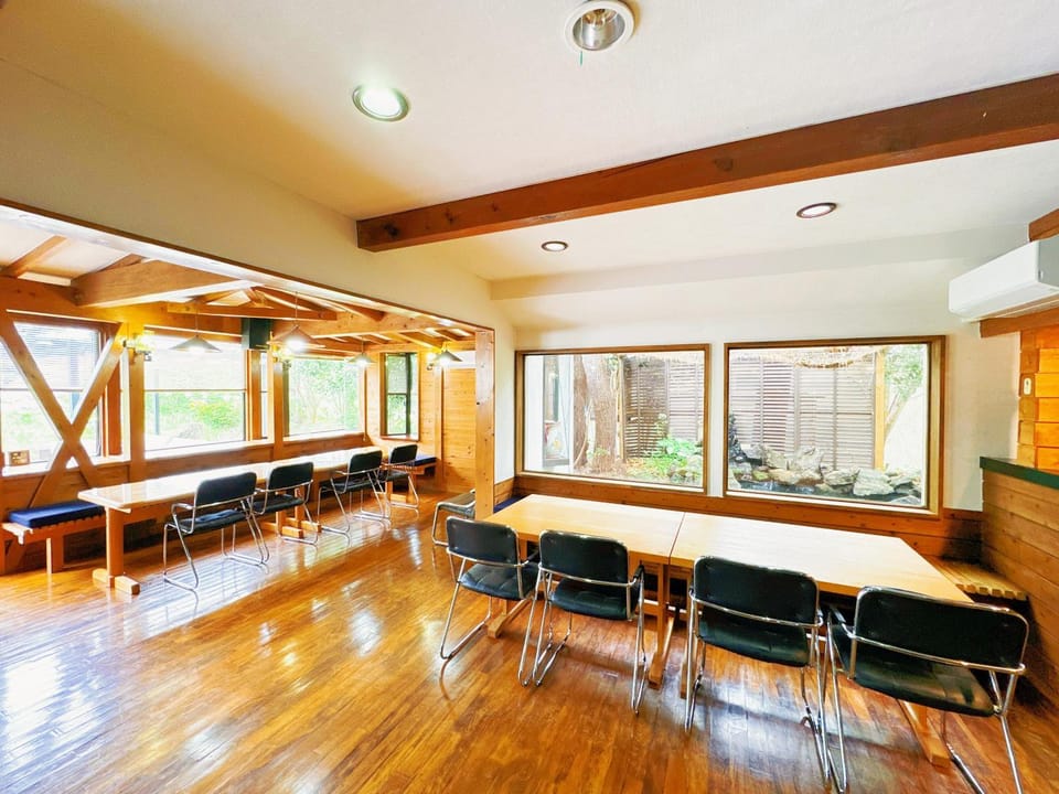 Restaurant/places to eat, Living room, Seating area, Dining area, On site