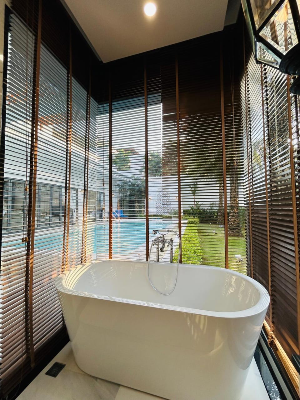 Natural landscape, Hot Tub, Bathroom, Pool view, Swimming pool, Bath