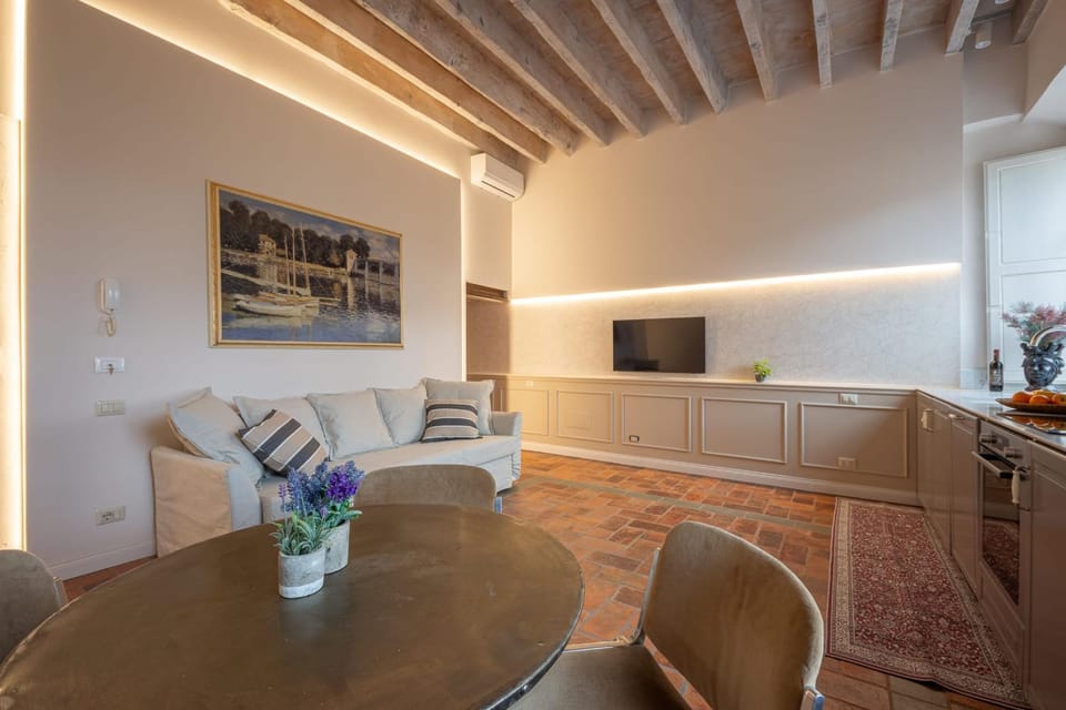 Ognissanti Family Suite in great location Apartment in Florence