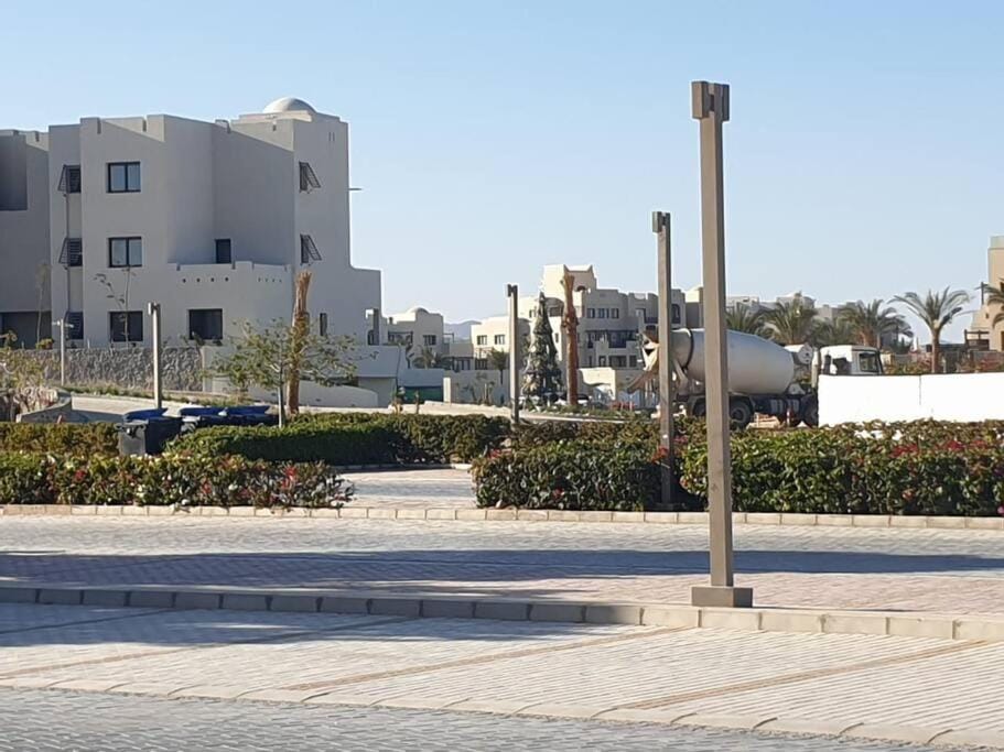 Mangroovy - 2BR Prodigious Ground Pool & Sea view Apartment in Hurghada