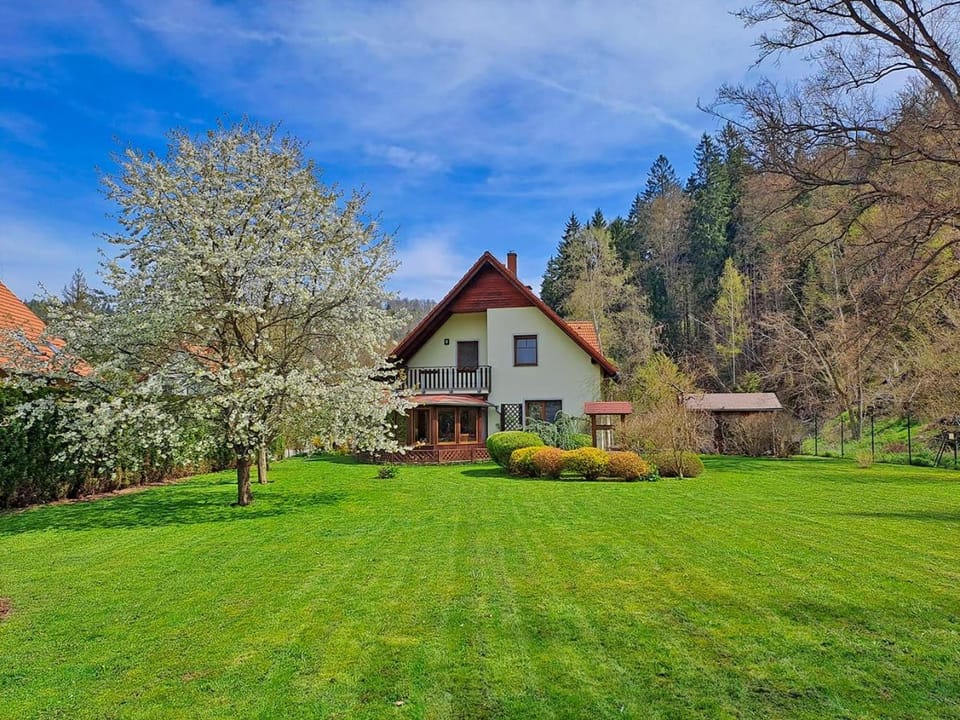 Property building, Spring, Day, Natural landscape, Garden, Garden view
