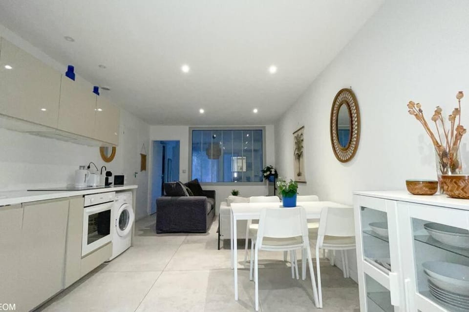 Apt T2 neuf, terrasse, centre ville, 8min Comédie Apartment in Montpellier