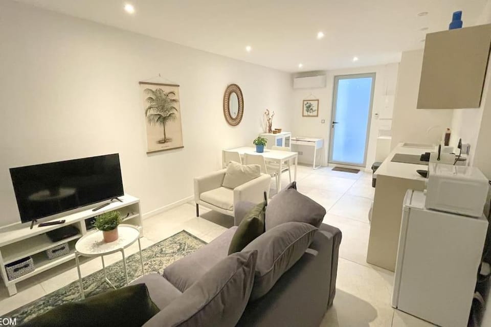 Apt T2 neuf, terrasse, centre ville, 8min Comédie Apartment in Montpellier