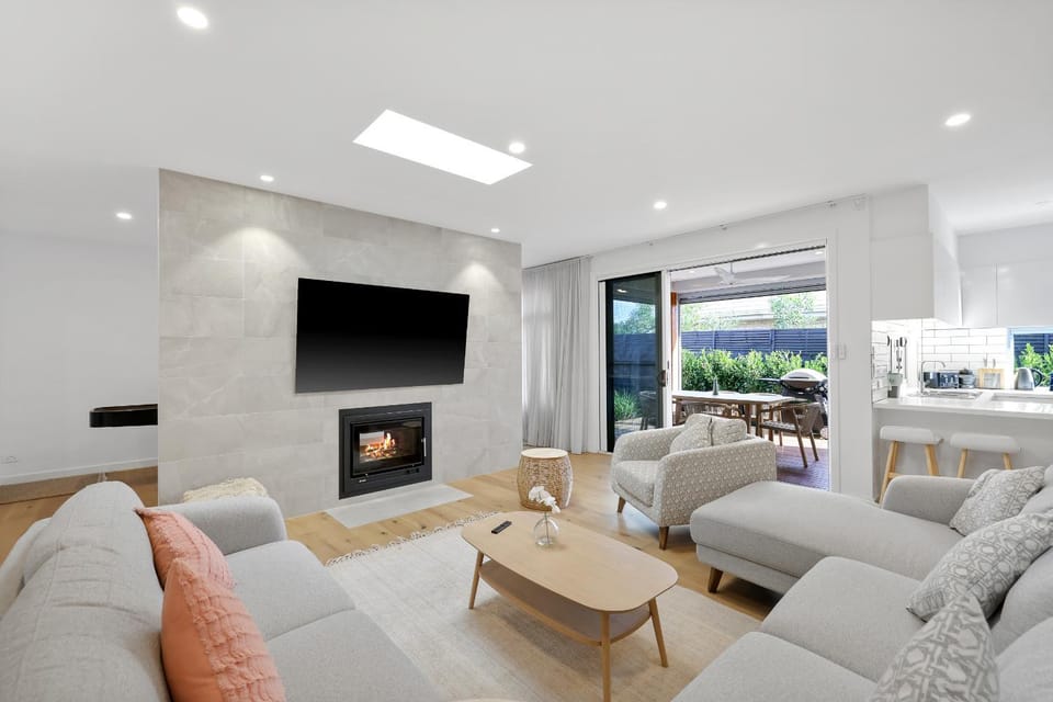 TV and multimedia, Living room, Seating area