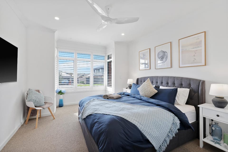 Bed, Bedroom