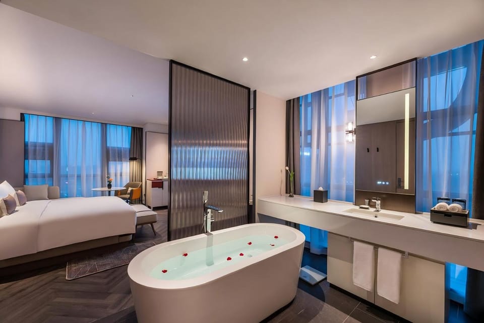 Photo of the whole room, Bath