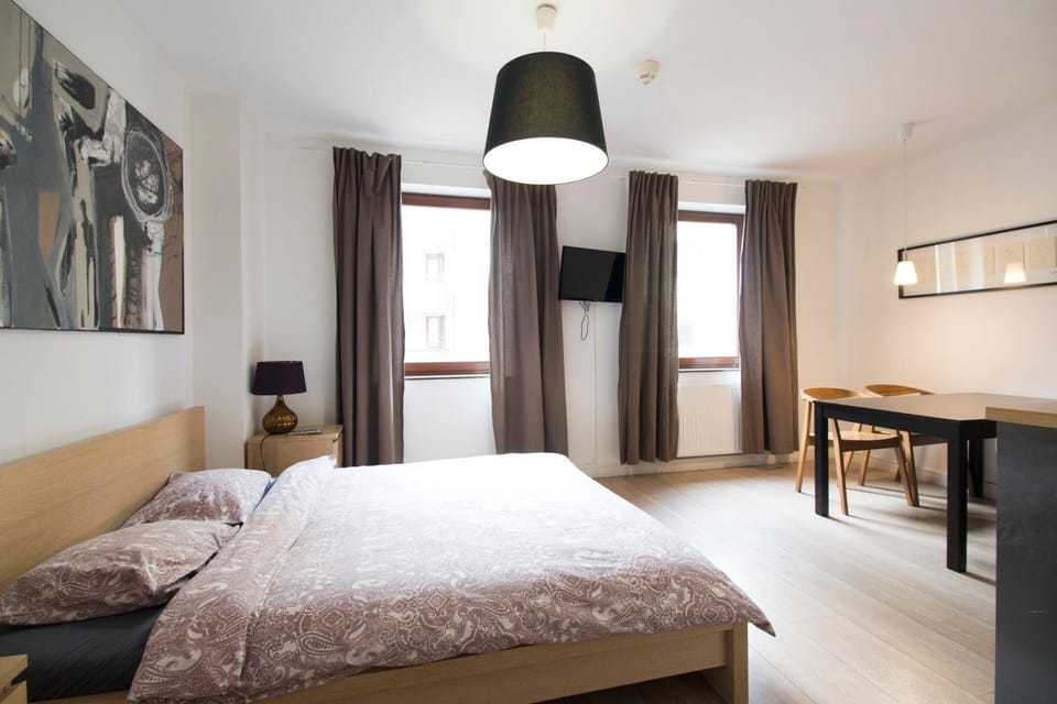 Bed, Photo of the whole room, hair dresser