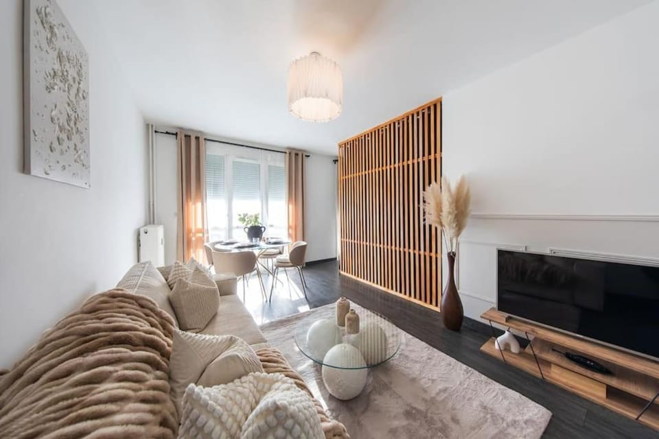 CineHome - 5 min Tours centre-Parking/Tram au pied Apartment in Tours