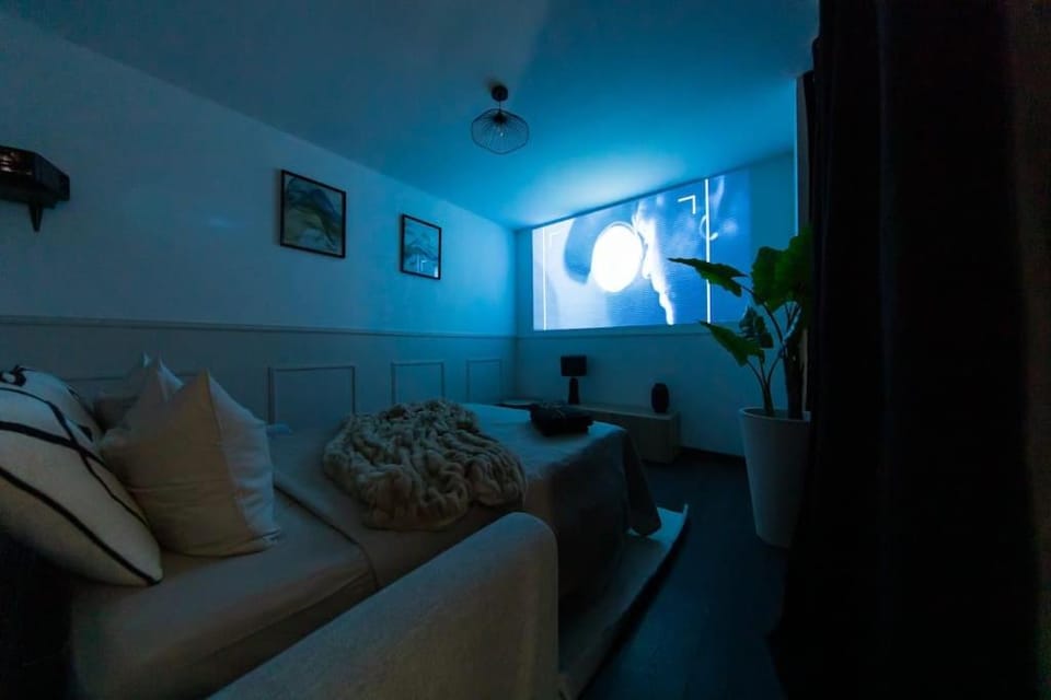 CineHome - 5 min Tours centre-Parking/Tram au pied Apartment in Tours