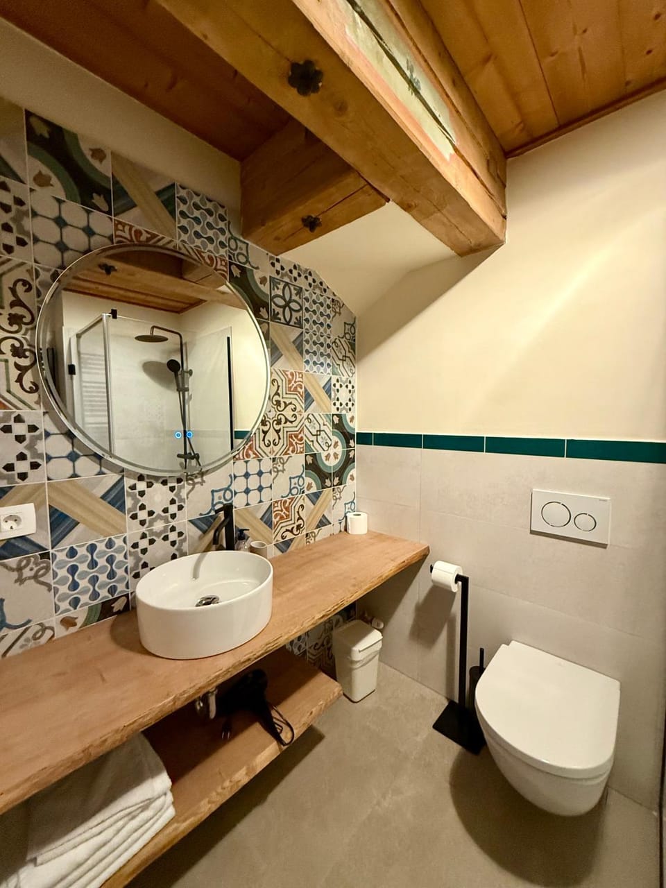 Toilet, Bathroom, towels