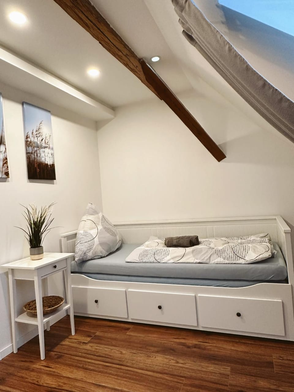Bed, children