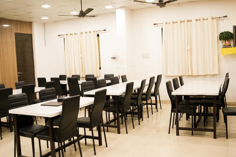 Restaurant/places to eat, Restaurant/places to eat