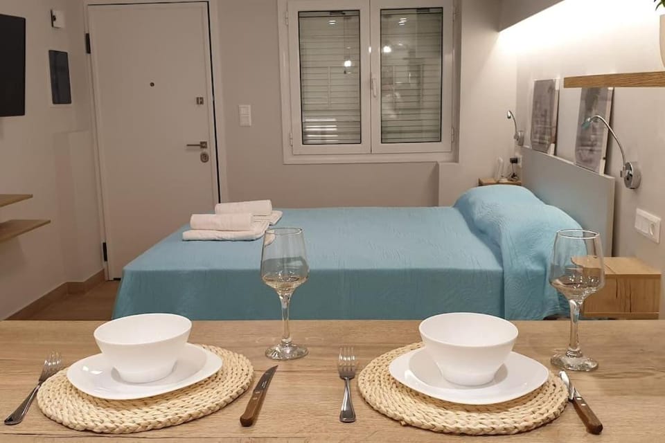 Stylish Studio near Athens Hilton, Self Check-in! Apartment in Athens