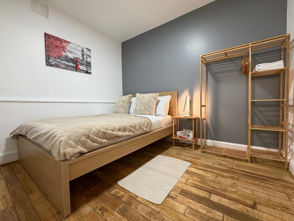 Bedroom, wardrobe