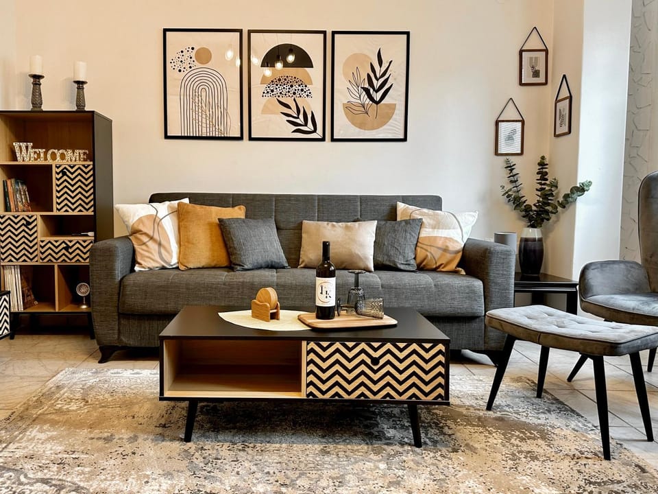 Living room, Seating area