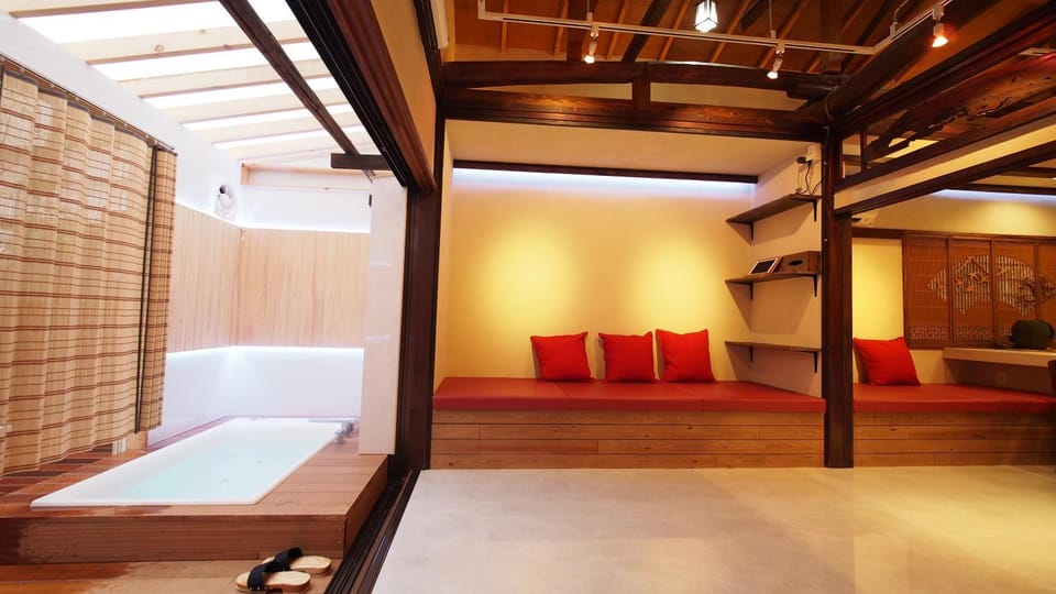 Open-air bath/11 mins walk from Hakone Yumoto Sta. House in Hakone