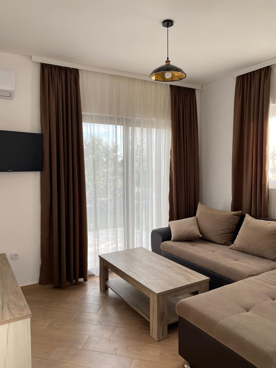 TV and multimedia, Photo of the whole room, Seating area