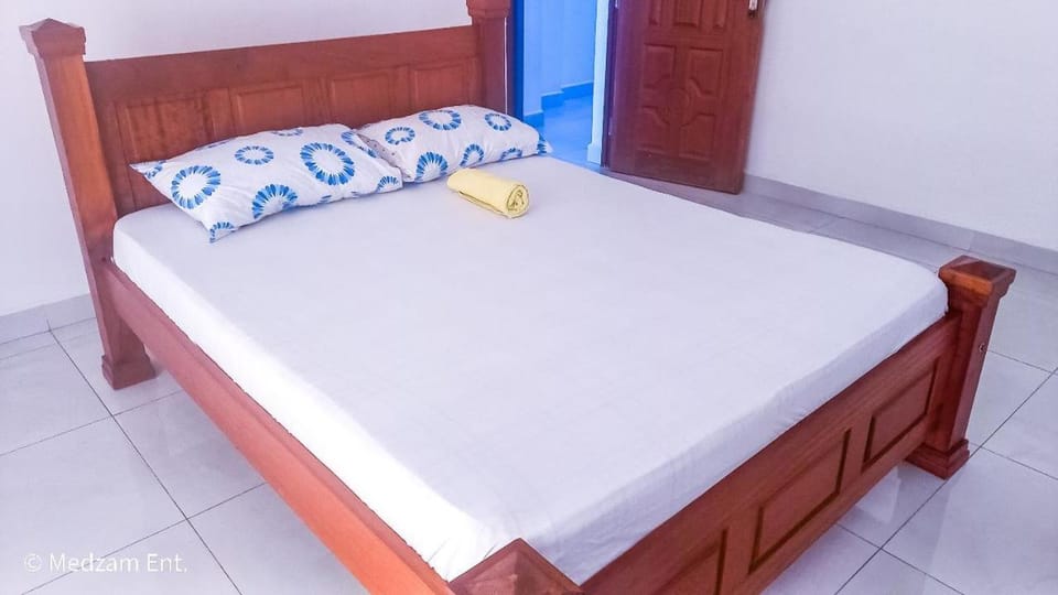 One Bedrooms with 2 Bed Kisimani Heights Apt Apartment in Mombasa