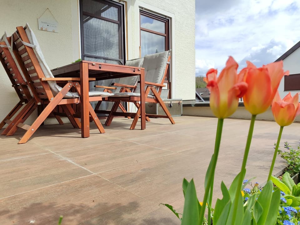 Spring, Day, Garden, View (from property/room), Balcony/Terrace, Seating area, Garden view
