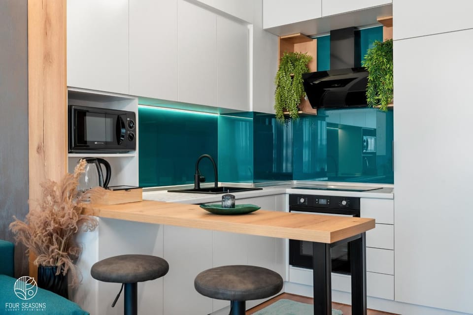 Kitchen or kitchenette, Dining area, minibar, oven, pet friendly, stove