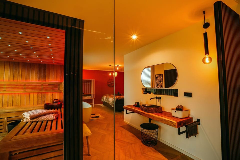 Bed, Sauna, Spa and wellness centre/facilities, Photo of the whole room, Bedroom
