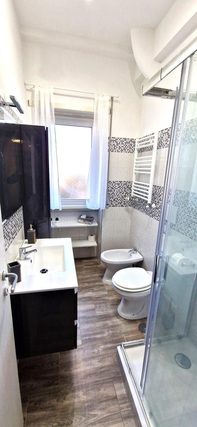 Shower, Toilet, Bathroom