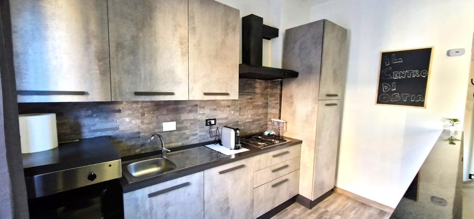 Kitchen or kitchenette, oven, pet friendly, stove