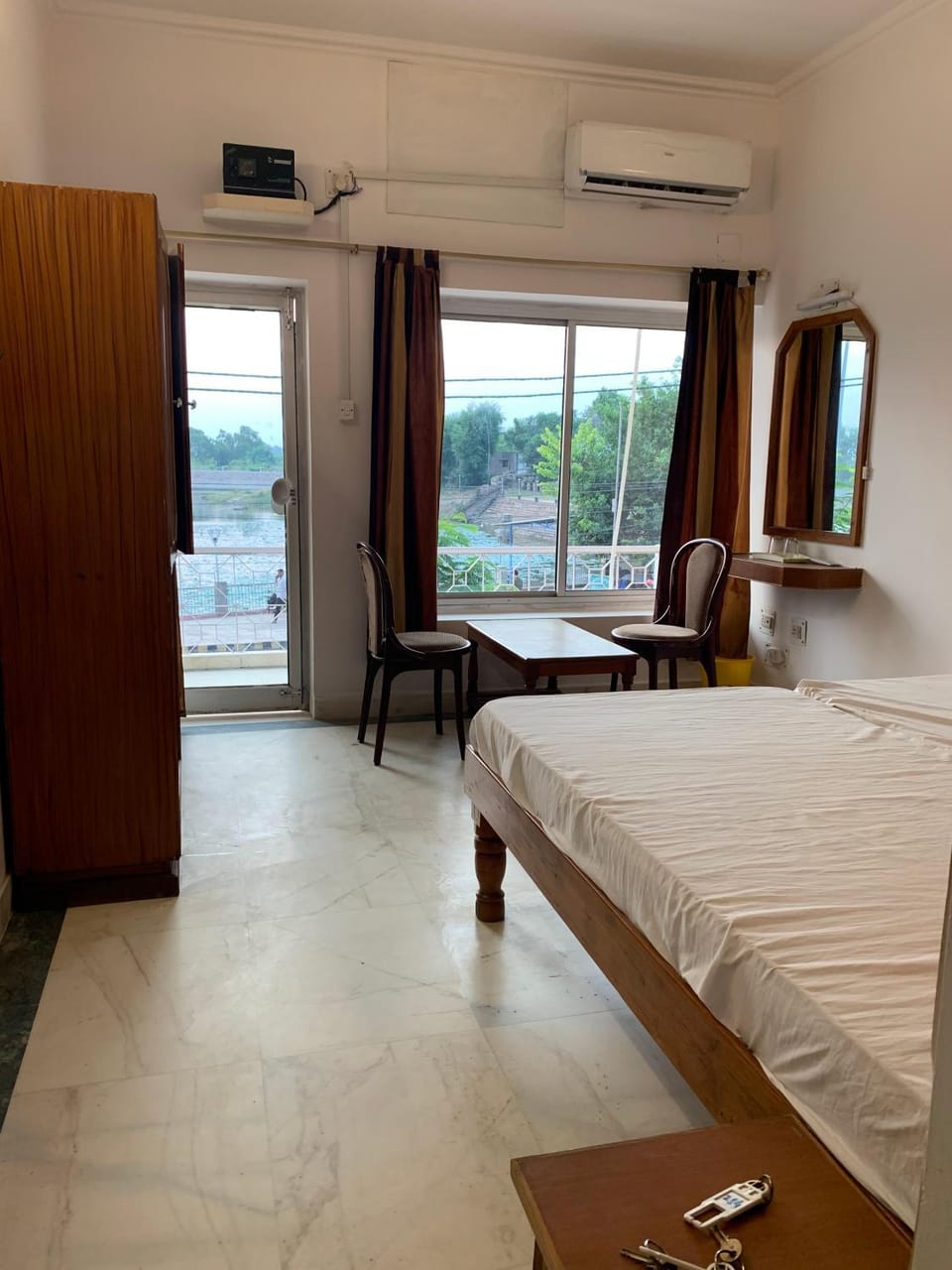 Bed, Photo of the whole room, Bedroom, air conditioner