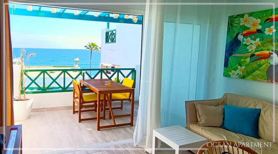 Natural landscape, View (from property/room), Balcony/Terrace, Living room, Sea view