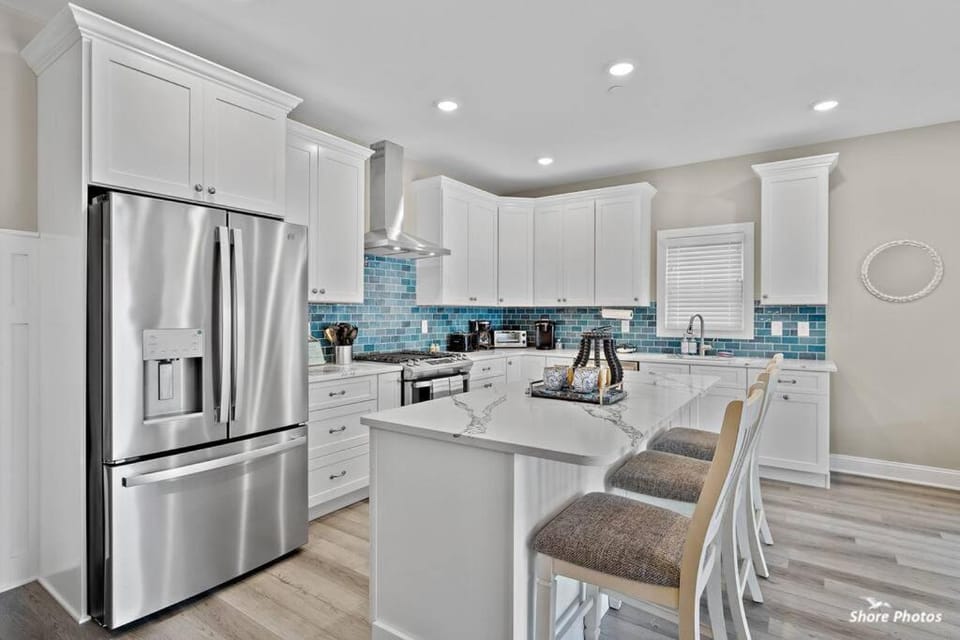Kitchen or kitchenette, Dining area, dishwasher, pet friendly, stove, toaster