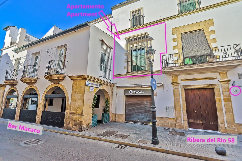 Property building, Facade/entrance, Neighbourhood, Balcony/Terrace, City view, Street view