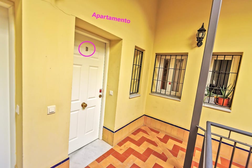 Property building, Facade/entrance
