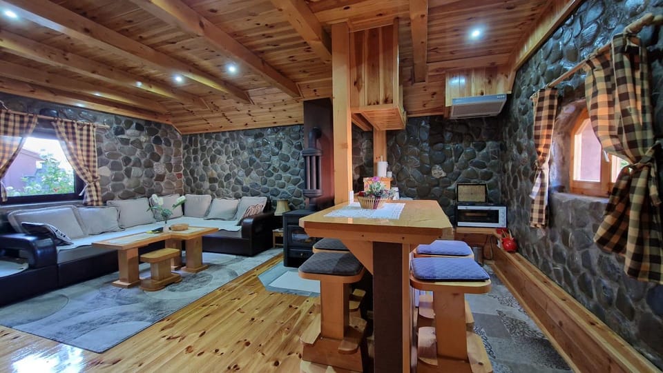 Living room, Seating area, Dining area, kitchen