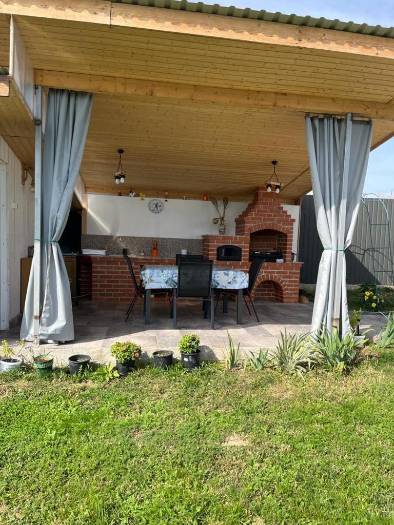 BBQ facilities, Garden