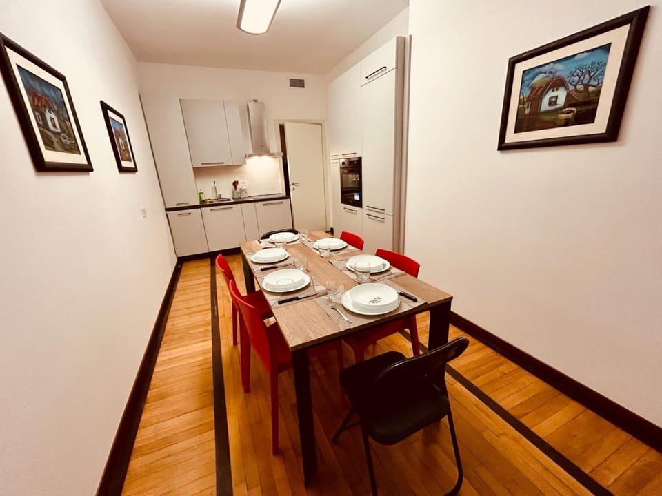 Kitchen or kitchenette, Living room, Seating area, Dining area, minibar